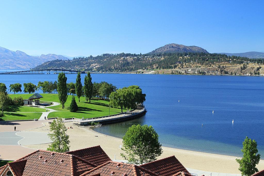 Sunset Waterfront Resort By Kelownacondorentals Экстерьер фото