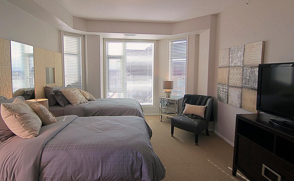 Sunset Waterfront Resort By Kelownacondorentals Экстерьер фото