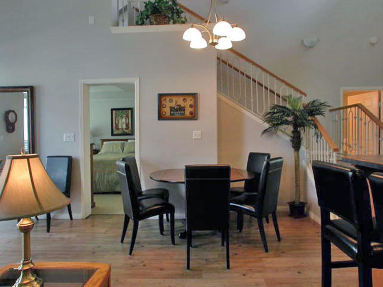 Sunset Waterfront Resort By Kelownacondorentals Экстерьер фото