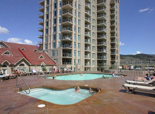 Sunset Waterfront Resort By Kelownacondorentals Экстерьер фото